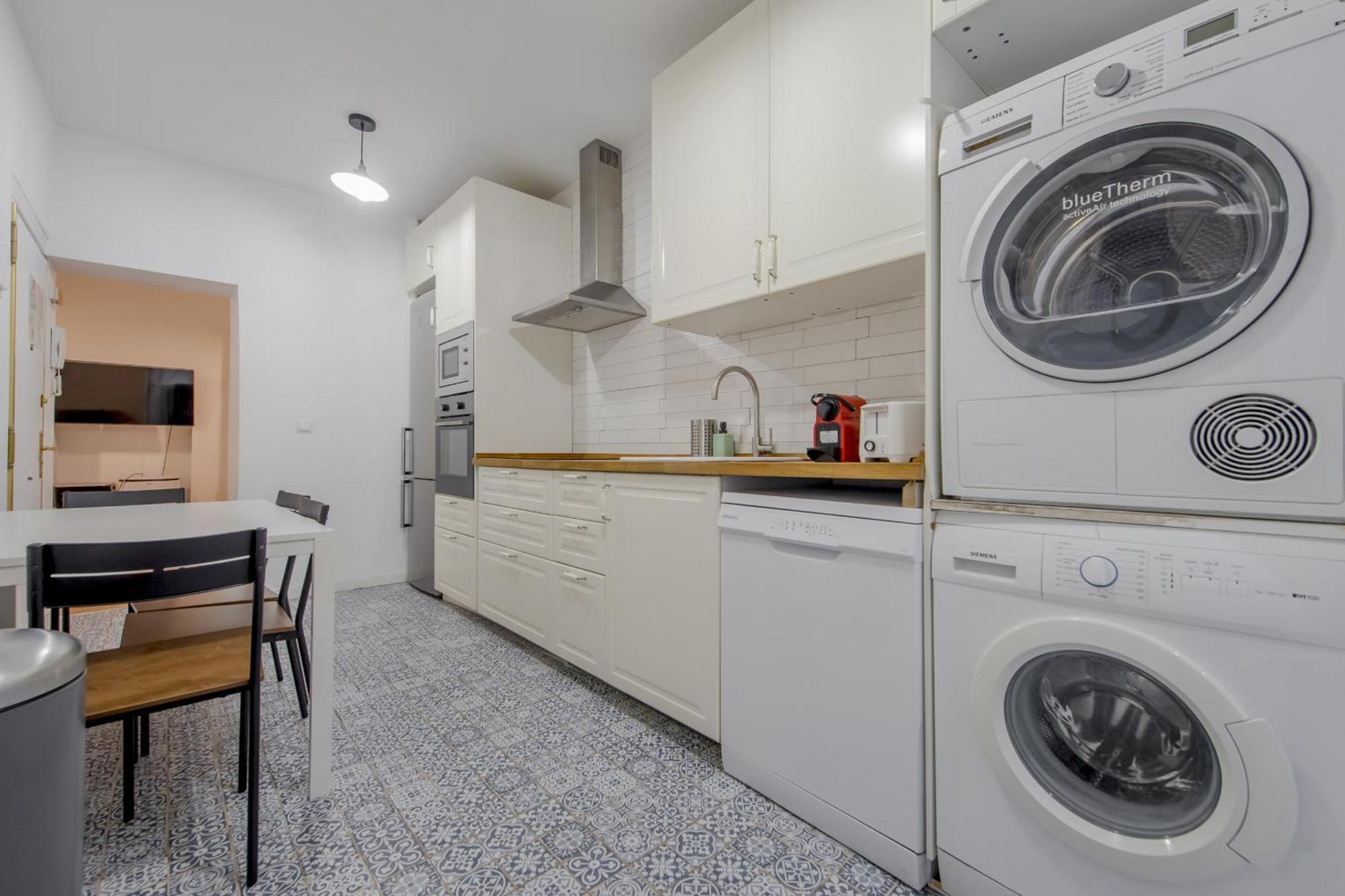 C-Cabeza Cool Apt Para 7 Al Lado De Tirso De Molina E1 Μαδρίτη Εξωτερικό φωτογραφία